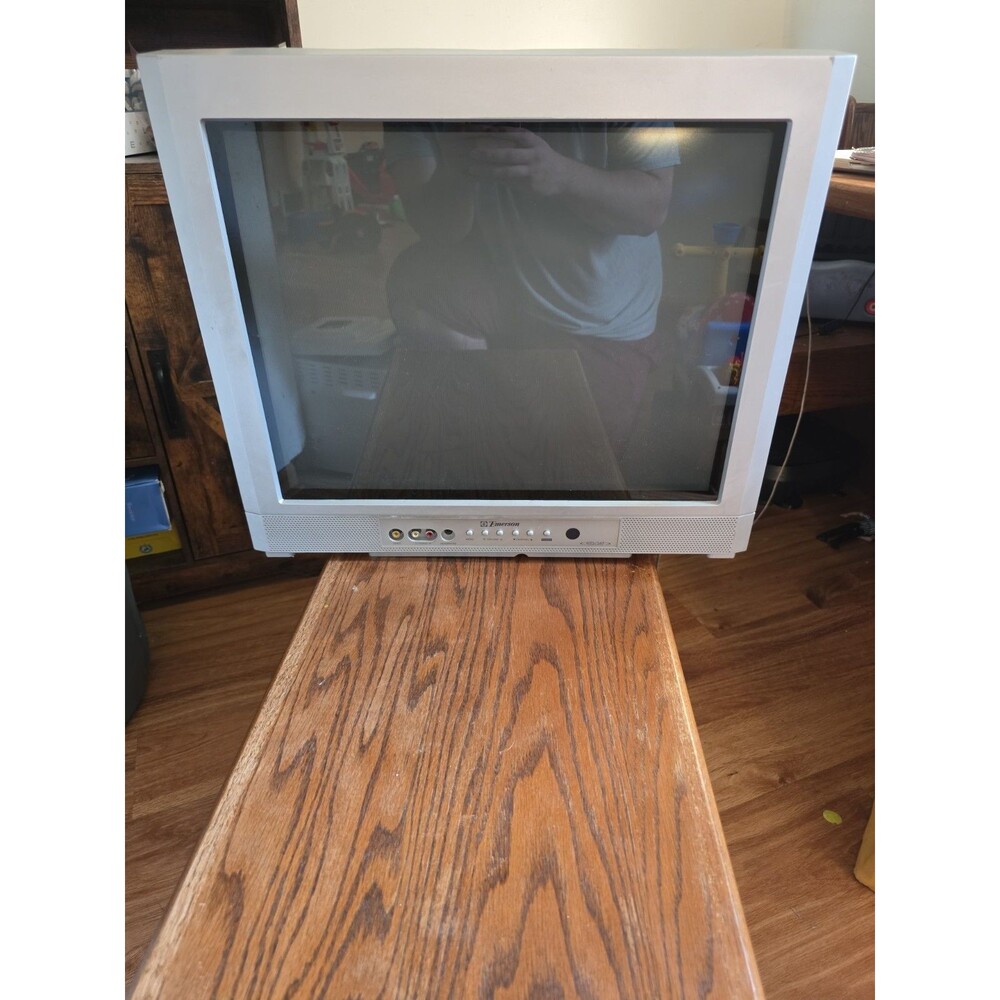 Emerson EWF2006 CRT TV Retro Gaming - No Remote Control 12+9